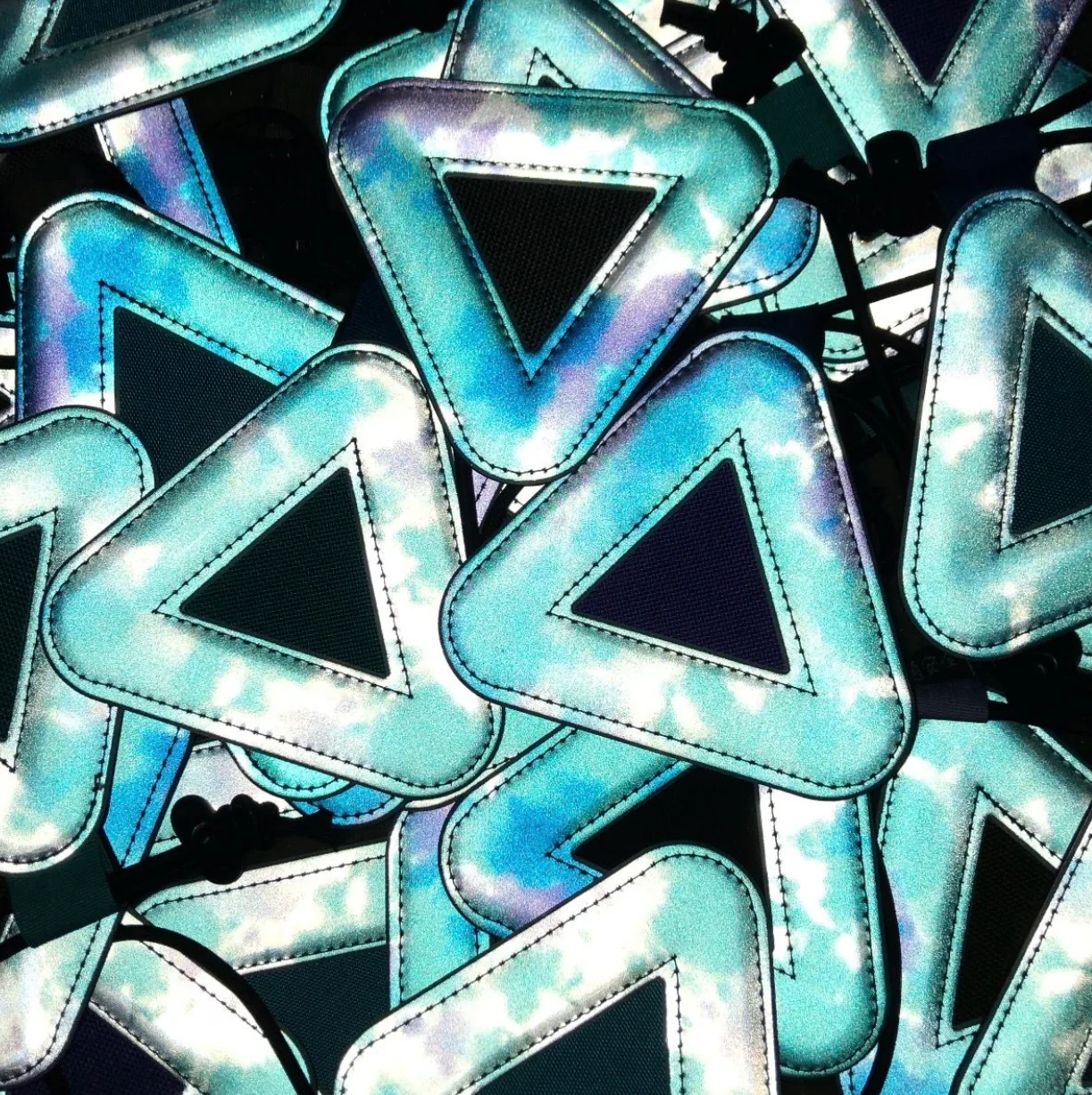 Blue Lug Triangle Reflector - Image 3